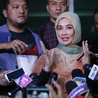 "Jadi anggapan orang saya ini pecandu. Saya juga sudah jalani rehab, untungnya saya tidak kecanduan, saya tidak merasa kecanduan," tandas Reza Artamevia. (Nurwahyunan/Bintang.com)
