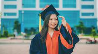 Ilustrasi wisuda, kelulusan. (Photo by Tri Vo on Unsplash)