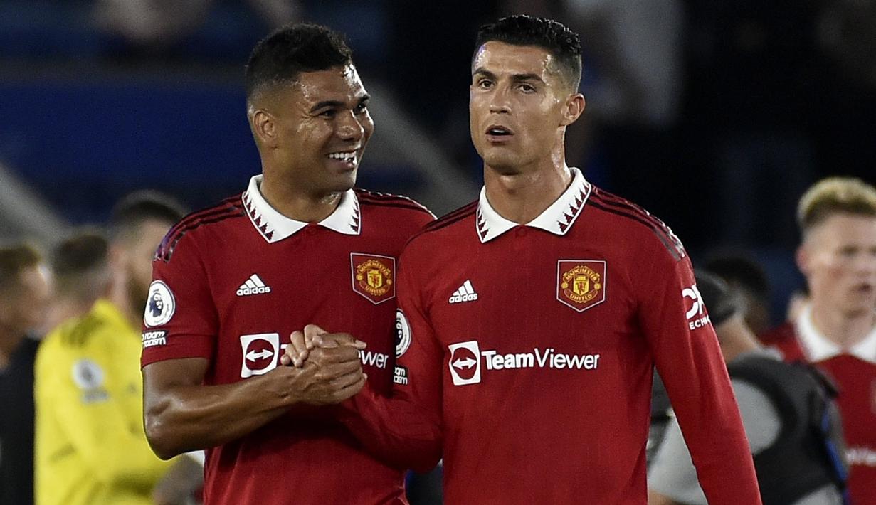 Gelar pemain tua termahal berhasil diraih oleh Casemiro. Manchester United menjadi klub yang rela mengeluarkan 60 juta pounds untuk mendatangkan Casemiro yang sudah berumur 30 tahun. Jika melihat dari sisi kualitas, Casemiro layak dihargai 60 juta pounds. Pengalamannya sebagai trio lini tengah mematikan Real Madrid tentu patut dihargai mahal. (AP Photo/Rui Vieira)
