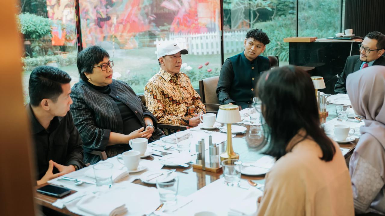 Jokowi Buka Puasa Bersama Dubes dan Mahasiswa RI di India