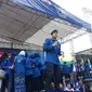 Agus Harimurti Yudhoyono (AHY) berjoget di atas panggung