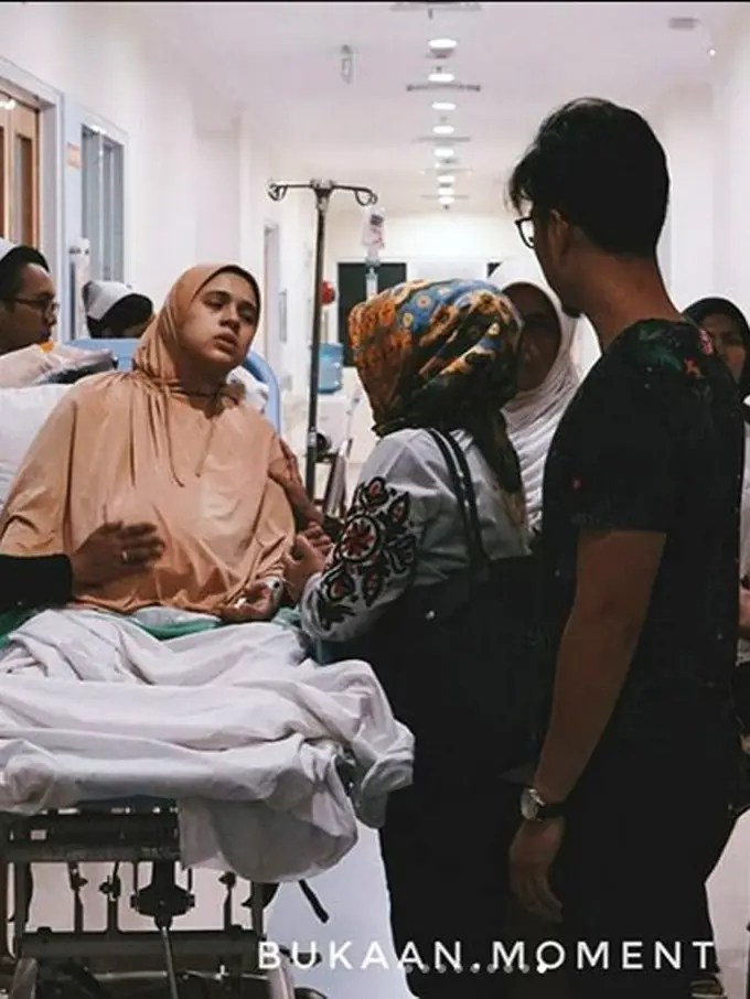 [Bintang] Nycta Gina Melahirkan