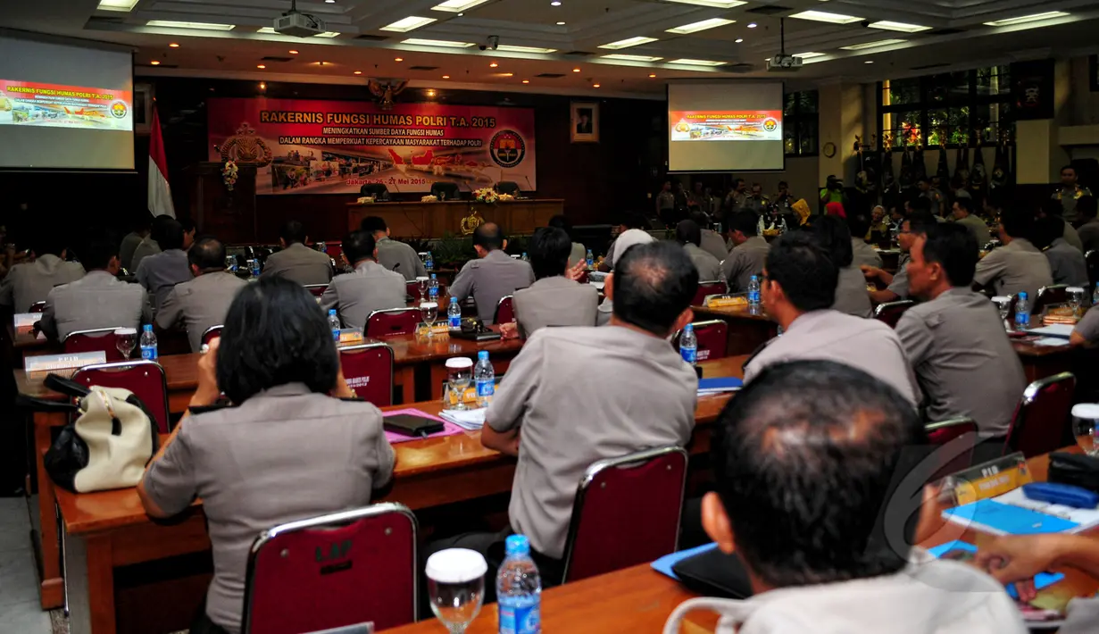 Suasana saat acara rakernis di aula Mabes Polri, Jakata, Selasa (26/5/2015). Sebelum acara dimulai,wartawan sempat diperbolehkan masuk dan meliput, tanpa alasan yang jelas Provost Mabes Polri meminta wartawan untuk keluar. (Liputan6.com/Yoppy Renato)
