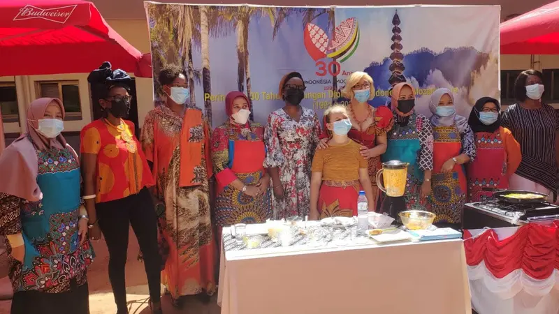 KBRI Mozambique memperkenalkan kuliner sate lilit khas Bali.