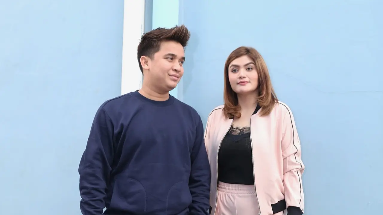 [Bintang] Billy Syahputra dan Hilda Fitria