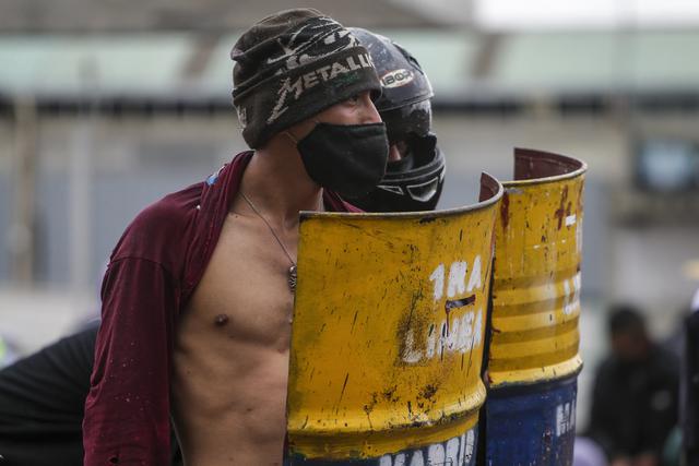Suasana Tegang di Kolombia, Pengunjuk Rasa dan Polisi Kembali Bentrok