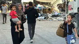 Sebuah serangan Israel menghantam wilayah Beit Lahiya, sebuah kota di Gaza utara pada Sabtu (19/10/2024). (Islam AHMED/AFP)