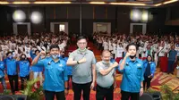 Ribuan milenial Sumatera Barat (Sumbar) mendeklarasikan dukungan untuk Cagub-Cawagub Sumbar, Mulyadi dan Ali Mukhni di Padang Convention Center (PCC), Minggu (16/8/2020). (Ist)