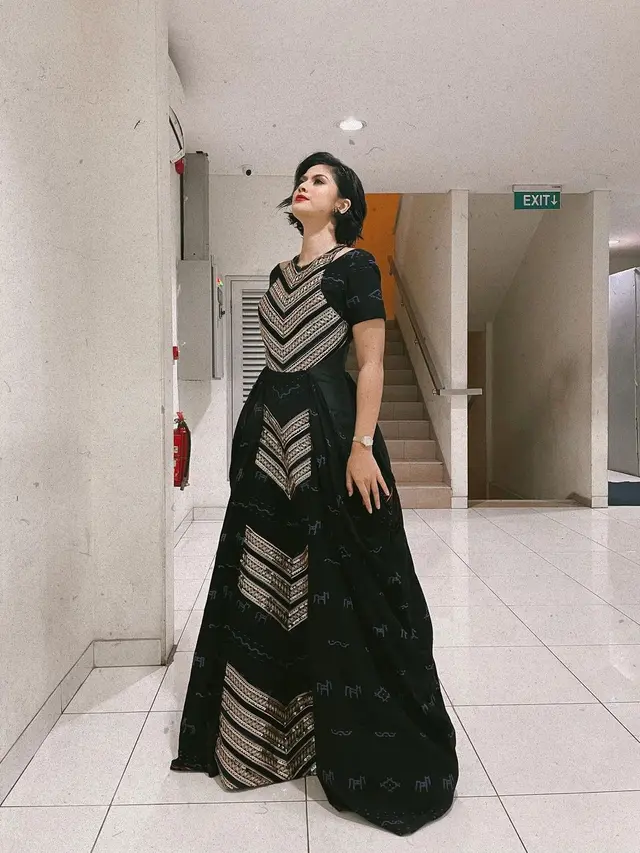 Gaya Hana Saraswati di Anugerah Lembaga Sensor Film 2021 (Foto: Instagram/hanahaho)
