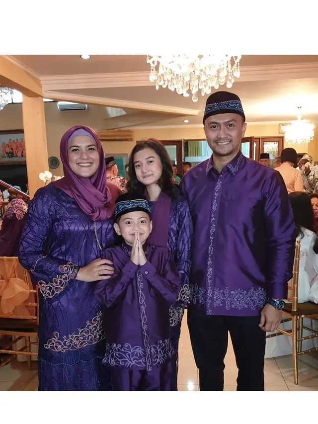 Pesona Eva Julianti, Pembawa Acara Berita asal Surabaya