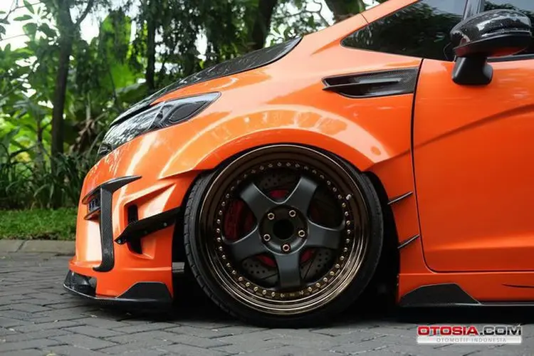 Transformasi Jazz Street Racing Monster Engineering - Galeri Otosia.com