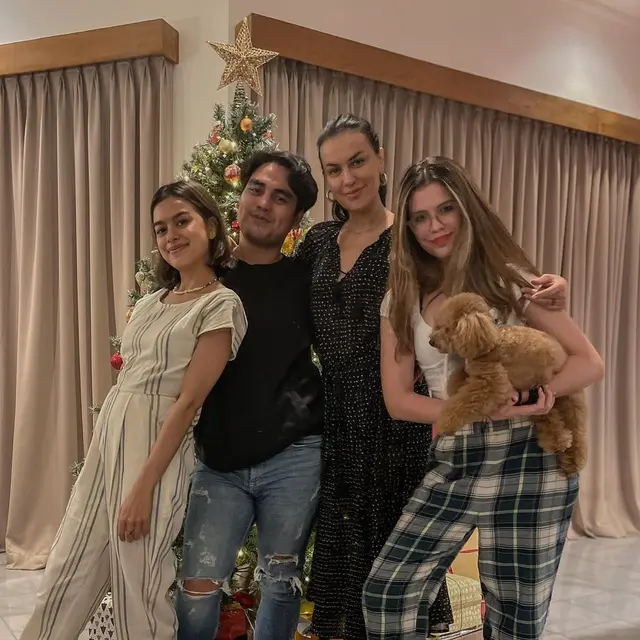 Sophia Latjuba dan Juno Aljoa
