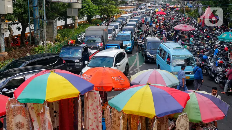 Akhir pekan jelang lebaran jalur pasar tanah abang macet