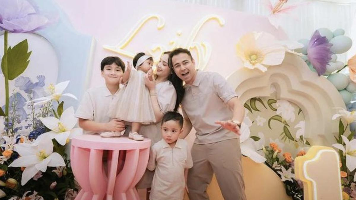 Pesona Gaya Fashion Selaras, Ulang Tahun Pertama Lily Anak Raffi Ahmad dan Nagita Slavina