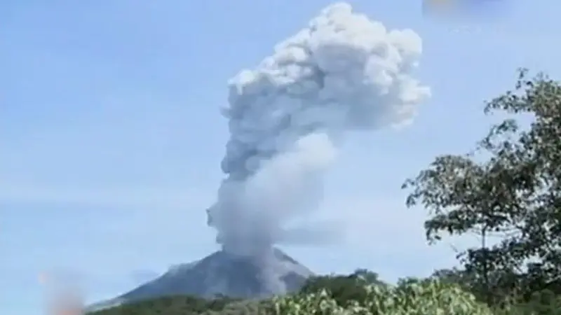 Erupsi Gunung Sinabung hingga Bocah Berbobot 140 Kg