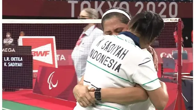 6 Potret Kemenangan Leani/Khalimatus Raih Emas Pertama di Paralimpiade Tokyo 2020