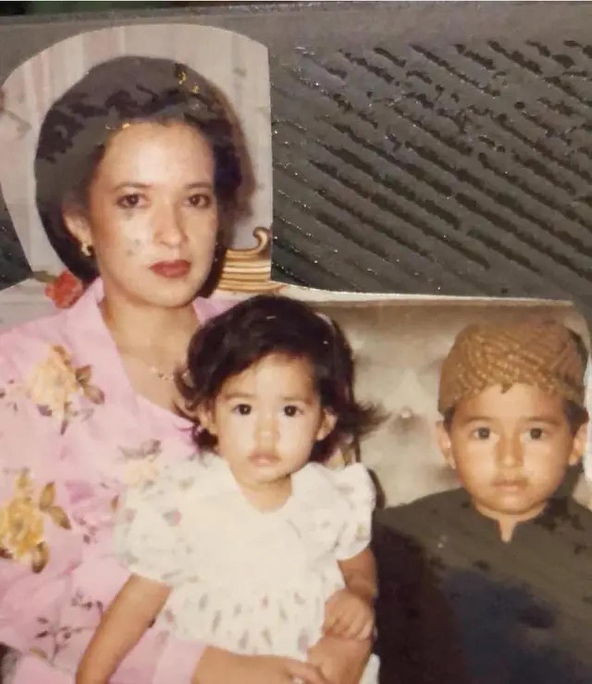 9 Artis Tanah Air Unggah Potret Jadul Masa Kecil Bersama Ibunda saat Ucapkan Hari Ibu, Alyssa Daguise, Wulan Guritno, hingga Raisa