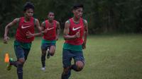 Pemain MSG, Hanif Abdurrauf, mengikuti latihan seleksi Timnas Indonesia U-19 di Lapangan POR Sawangan, Depok, Jawa Barat, Senin (1/8/2016). Persiapan itu dilakukan jelang turnamen Piala AFF U-19. (Bola.com/Vitalis Yogi Trisna)