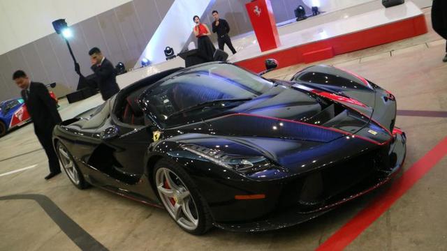 Ferrari Laferrari Aperta