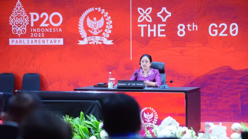 Ketua DPR RI Puan Maharani menegaskan isu kesetaraan gender dalam salah satu sesi diskusi di 8th G20 Parliamentary Speakers’ Summit (P20) yang diselenggarakan di Gedung DPR pada Jumat (7/10/2022). (Dok: DPR RI-P20)