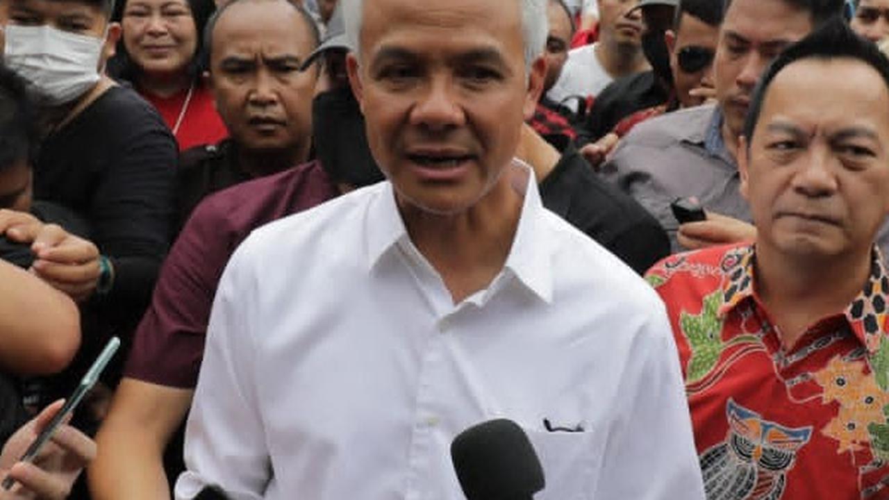 VIDEO: Tempur di Pilpres, Ganjar Kutip Aktivis Adian: Kalau Tak Ada Peluru Kita Pakai Batu!
