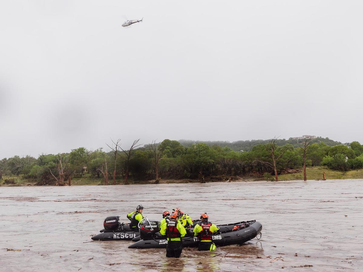 FOTO: Banjir Bandang Terjang Texas, 24 Orang Tewas dan Puluhan Hilang