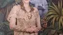 Penampilannya kali ini bukan hanya cantik tapi juga elegan, sehingga mengundang decak kagum.  [Foto: Instagram/ MaiaEstiantyreal]