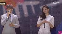 Suzy dan Baekhyun EXO terlihat romantis dengan alunan musik jazz di MNet Asian Music Awards 2016.