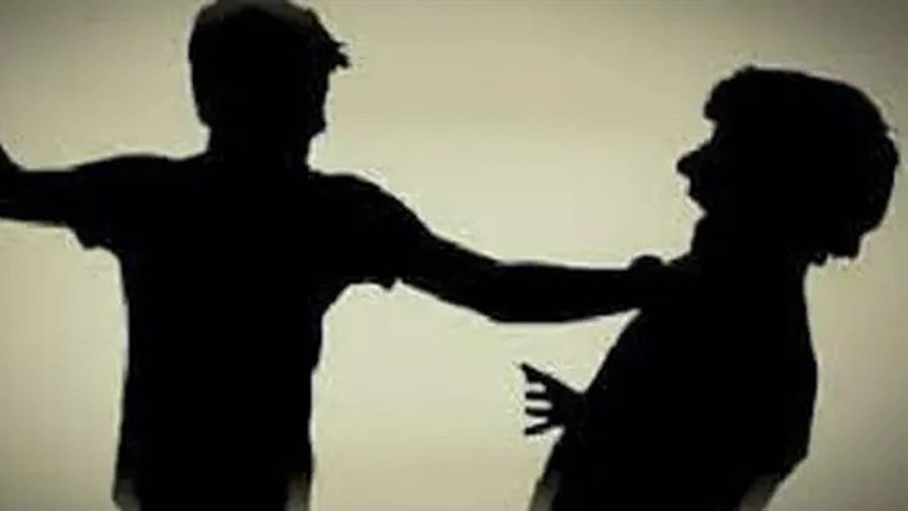 Dilaporkan ke Guru BK karena Sering Bolos, Siswa SMA di Sinjai Aniaya Wakasek Disaksikan Ayah yang Anggota Polisi