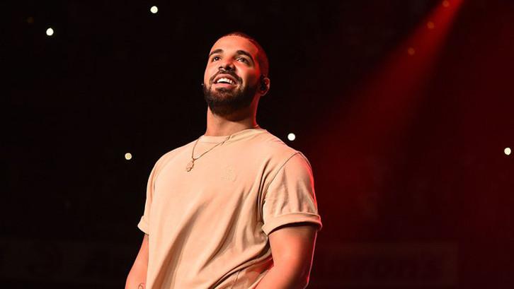 Rapper berusia 29 tahun dengan nama asli Aubrey Drake Graham ini tercatat memiliki nilai kekayaan bersih mencapai USD60 juta.