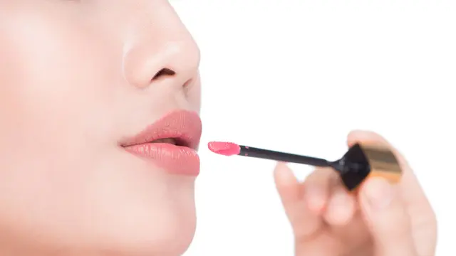 Tip Memilih Lipstick Sesuai Warna Kulit Bagi Penggemar Nude Lipstick