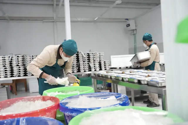 Fix! Program makan siang bergizi gratis dimulai 2 Januari 2025, begini format  soal penyediaannya