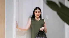 Pemilik nama lengkap Patricia Devina Dextra itu terlihat gemar menenteng tas mewah dalan unggahan fotonya. Berbagai jenis dan model tas jadi pelengkap berpose di depan kamera. (Liputan6.com/IG/@pattdevdex).