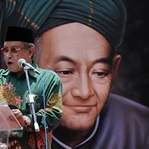 Ketua Umum PBNU, KH. Said Aqil Siradj menyampaikan pidato dalam acara kirab Resolusi Jihad NU menyambut Hari Santri Nasional di Tugu Proklamasi, Jakarta, Kamis, (22/10/2015). Hari Santri Nasional ditetapkan pada 22 Oktober. (Liputan6.com/Johan Tallo)