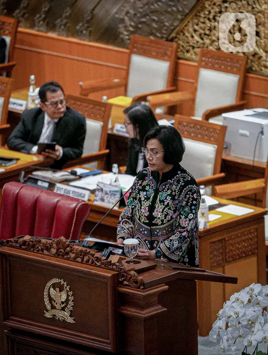 Sri Mulyani mengatakan setelah mendengarkan pandangan Fraksi DPR RI, pemerintah menyadari bahwa penguatan efektivitas pengelolaan kebijakan fiskal perlu terus dijaga mengingat peran krusial APBN sebagai instrumen peredam gejolak ketidakpastian. (Liputan6.com/Faizal Fanani)