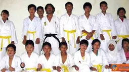 Citizen6, Lampung: Induk Karate-do Indonesia SMPN 3 Sumberjaya Lampung barat, memohon dinas pendidikan setempat agar diperhatikan prestasi anak bangsa (Pengirim: Sumarno)
