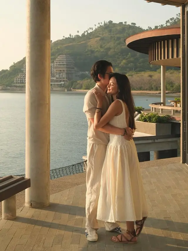 Amanda Rawles saat Mini Moon di Labuan Bajo Bersama Suami. [@amandarawles]