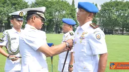 Citizen6, Surabaya: Sertijab yang digelar di lapangan Laut Seram tersebut, dilaksanakan dengan upacara militer dengan komandan upacara Letkol Laut (PM) Setiawan. (Pengirim: Penkobangdikal)