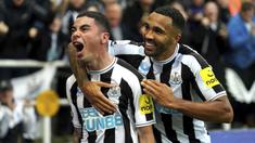 Newcastle berhasil tampil mengagumkan di Liga Inggris musim 2022/2023. The Magpies kini berhasil menempati urutan keempat klasemen dengan raihan 24 poin. Catatan itu tentunya tak lepas dari penampilan mengagumkan para pemain asuhan Eddie Howe. Berikut 5 pemain yang jadi kunci sukses penampilan impresif Newcastle di Liga Inggris. (AP/PA/Owen Humphreys)