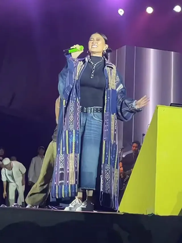 Adu Gaya Etnik Modern Rossa, Ayu Ting-Ting, dan AgnezMo Manggung di Pekanbaru