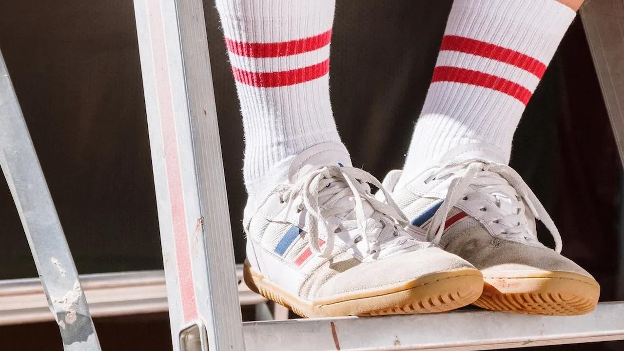 Pemilihan jenis sepatu yang sesuai dengan bentuk telapak kaki ini bukanlah hal yang bisa dikesampingkan dan perlu dipahami dengan baik.