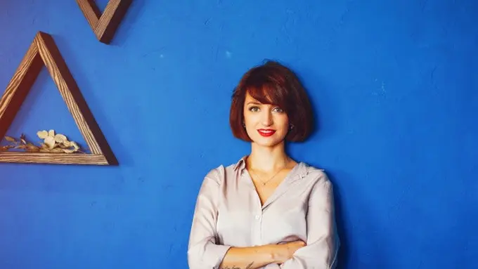 Gaya Rambut Bob Pendek Wanita Karir Praktis