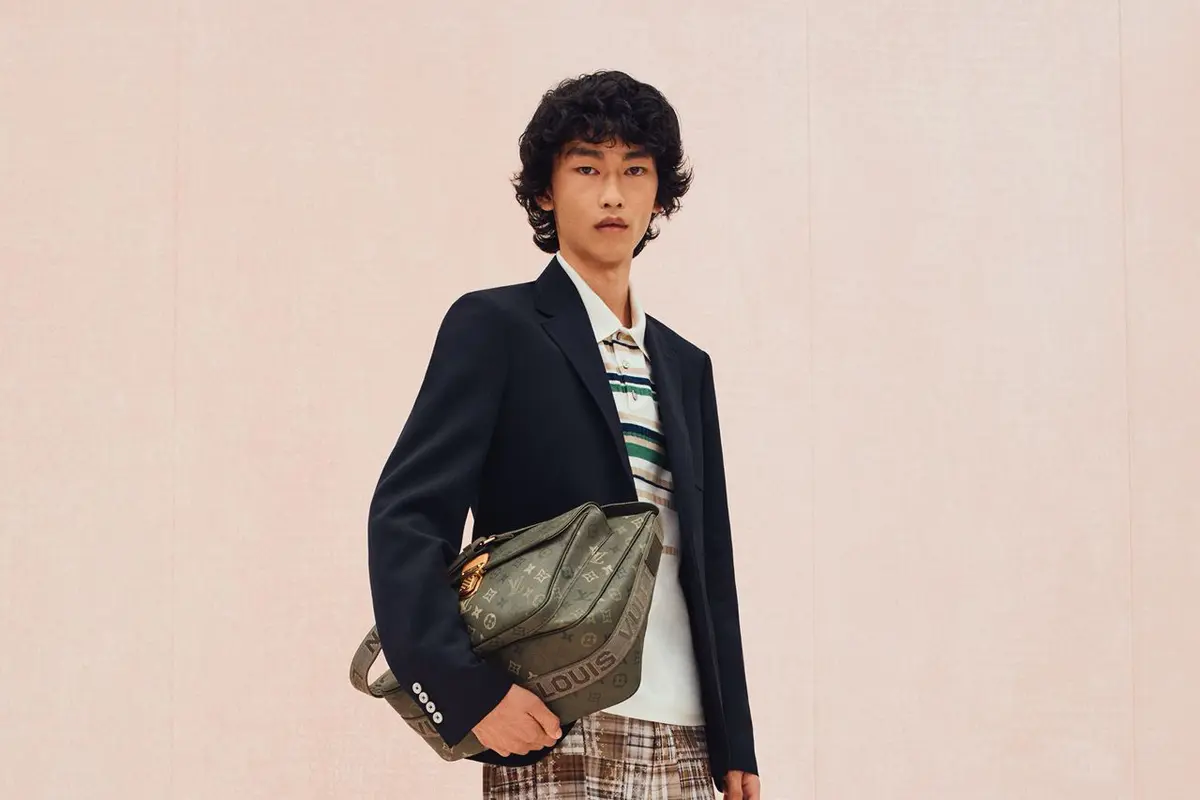 Dari Paris ke Central Park, Louis Vuitton Pre-Fall 2026 Rayakan Gaya Pria Urban yang Santai dan Penuh Karakter