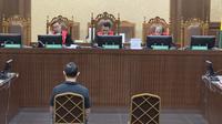 JPU membacakan dakwaan untuk terdakwa mantan Menteri Perdagangan (Mendag) Thomas Trikasih Lembong atau Tom Lembong dalam agenda sidang kasus korupsi importasi gula Kemendag periode 2015-2016 atau korupsi impor gula. (Nanda Perdana).