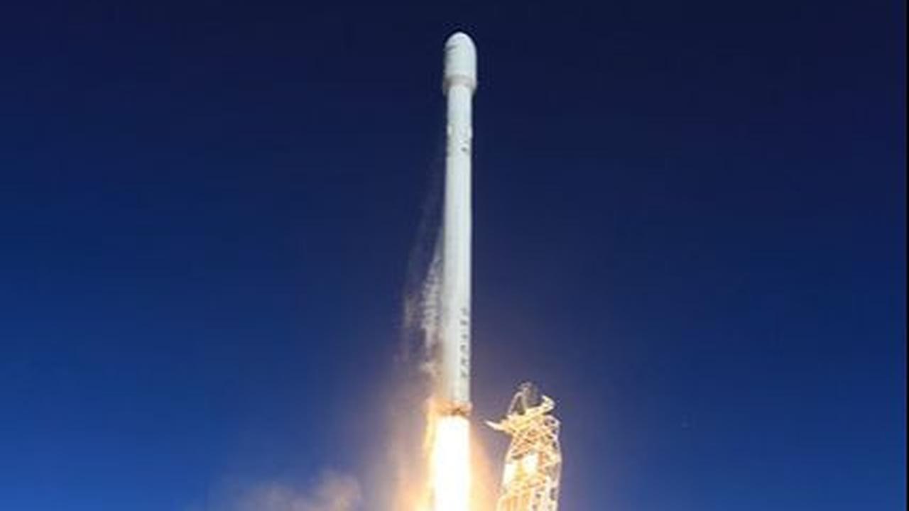 Perangkat tersebut akan membawa penumpang ke langit dengan kecepatan sekitar 124 mph (200 kph).