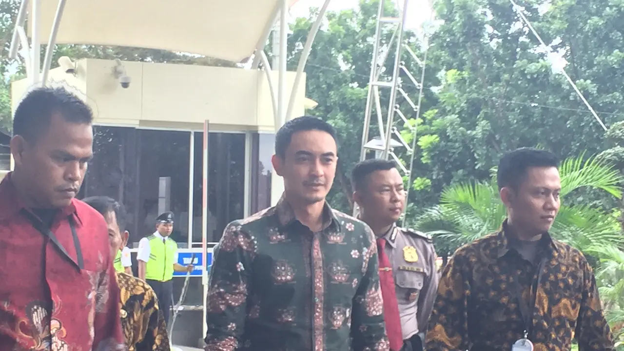 Zumi Zola Penuhi Panggilan KPK