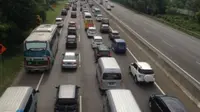 Kondisi Tol Cipularang jelang libur panjang Natal 2016 (Liputan6.com/Abramena)