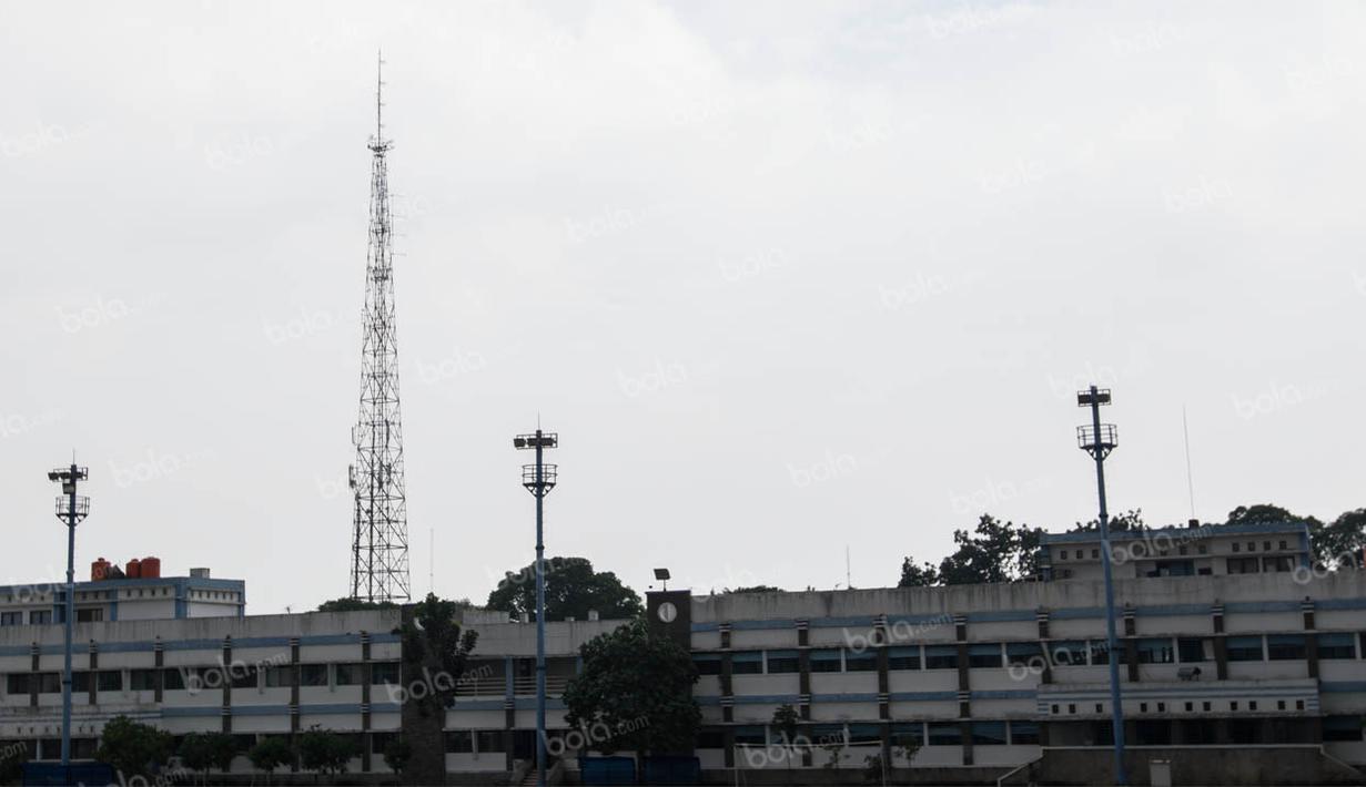 Suasana tampak depan Mess Persib yang berada dalam area Stadion Sidolig, Bandung, Jawa Barat, Senin (2/5/2016). (Bola.com/Vitalis Yogi Trisna)