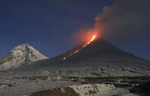 VIDEO Gunung Berapi di Rusia Meletus Setelah Gempa Dahysat 8,8 Magnitudo, Lava Panas Mengalir Deras