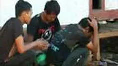 Pelajar putri kelas enam SD di Sumedang, Jabar, diperkosa tiga pemuda yang terangsang usai melihat video mesum mirip Ariel-Luna. Video bahkan sempat diperlihatkan ke korban agar terangsang. 